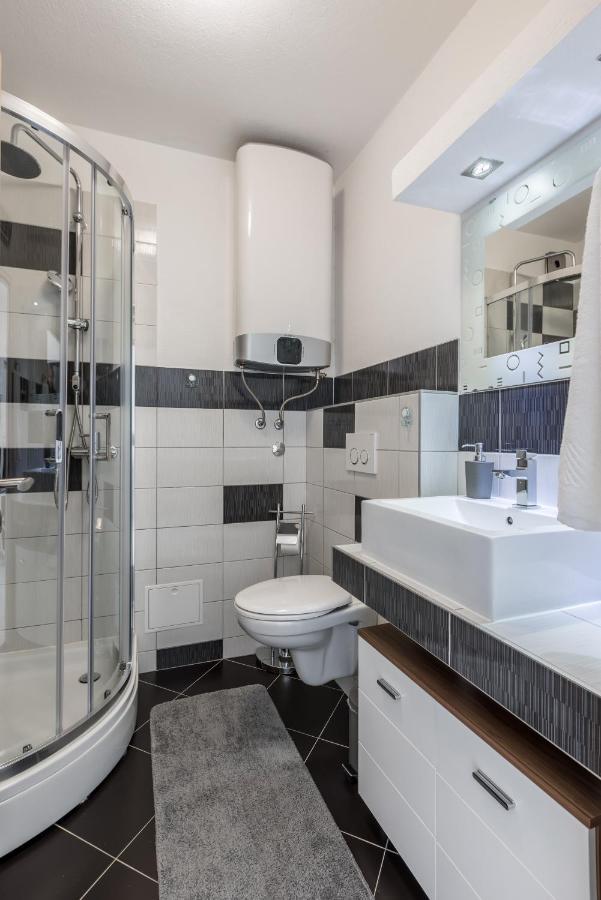 Sundowners Apartment, 52Qm, Double & Single Bed, 10 Min From Old Town Of Split Ngoại thất bức ảnh
